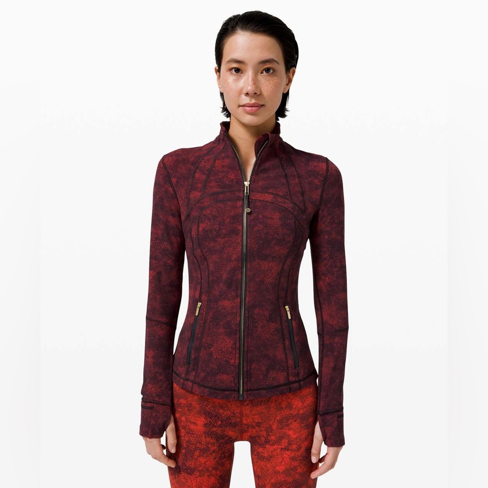 RARE Lululemon Define Jacket *Lunar New Year
Intricate Oasis Multi red dark